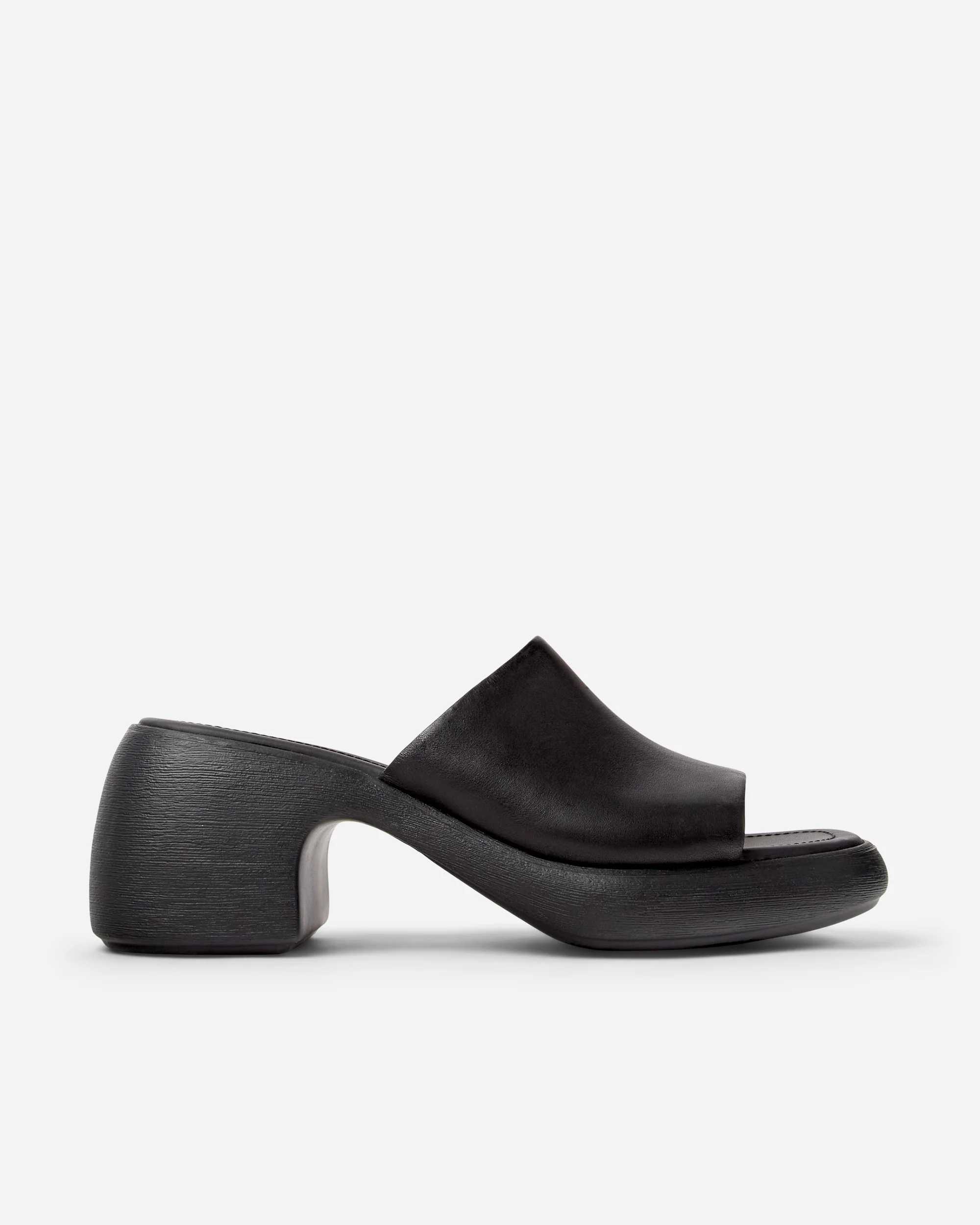 Thelma Sandal